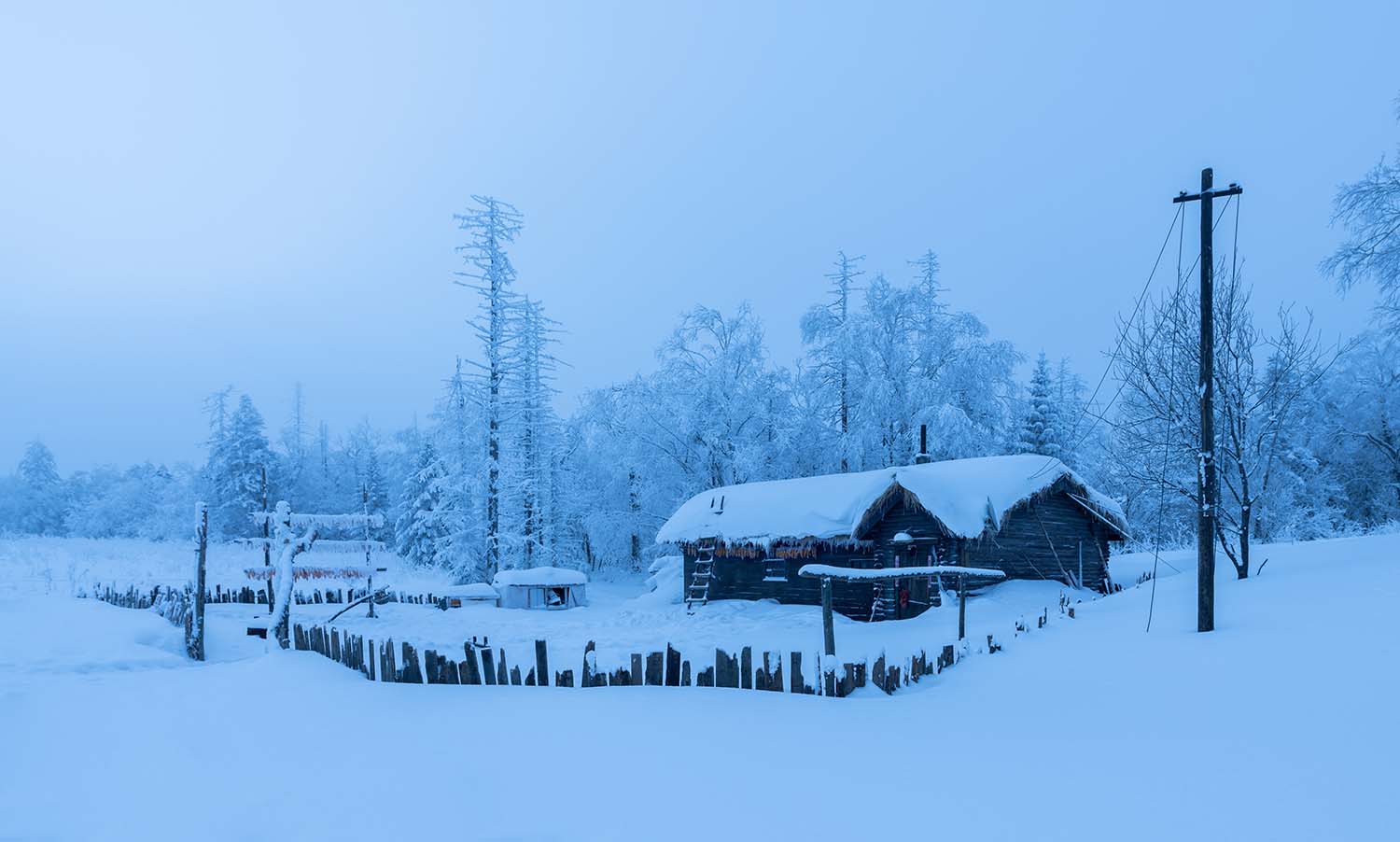 摄图网_501548310_吉林长白山国家森林公园冰天雪地雾凇风光（企业商用）.jpg